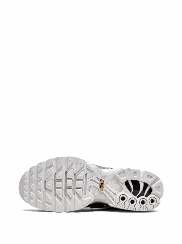 Nike Air Max TN Black and White